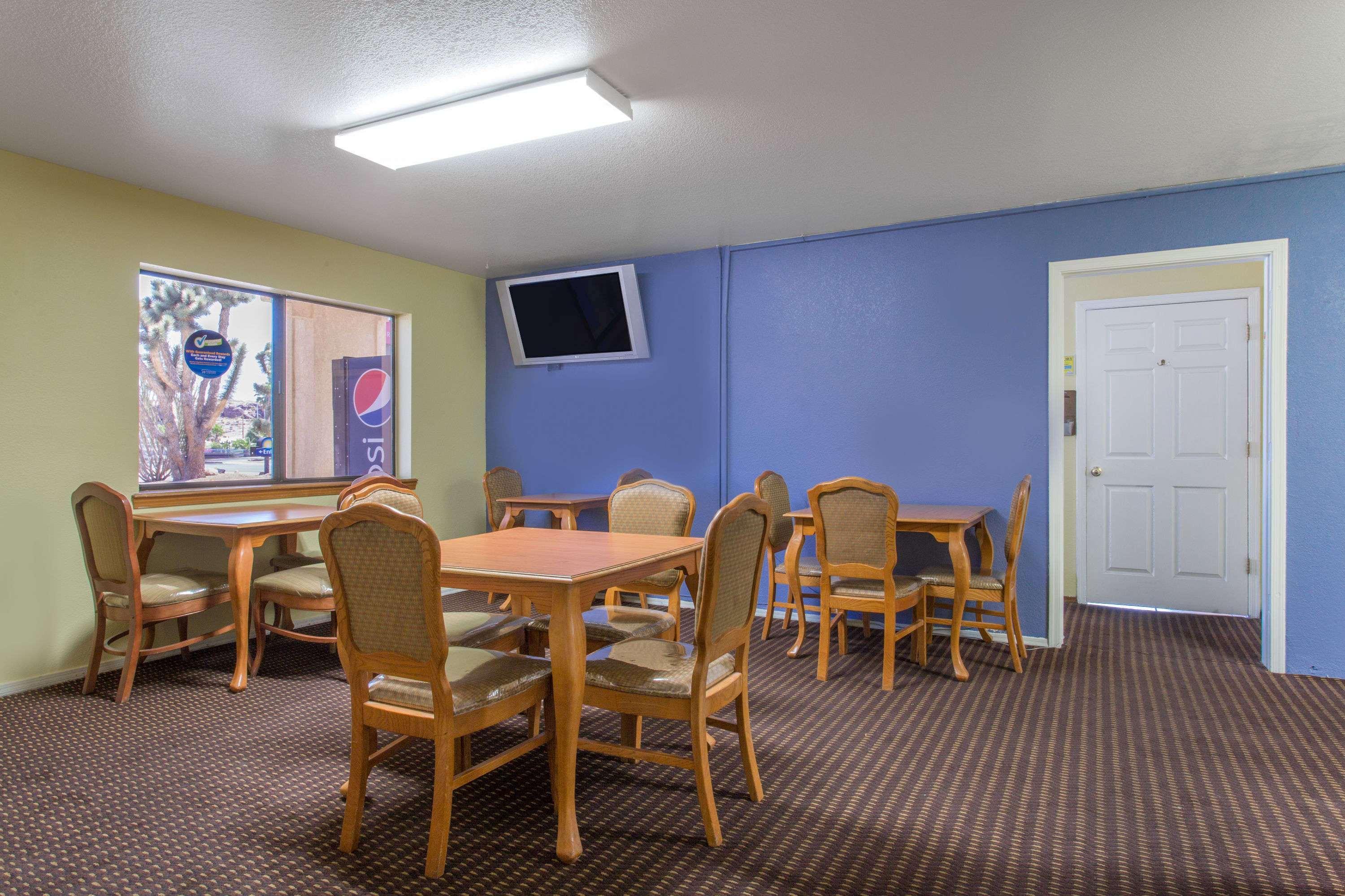 Days Inn By Wyndham Kingman West Exterior photo