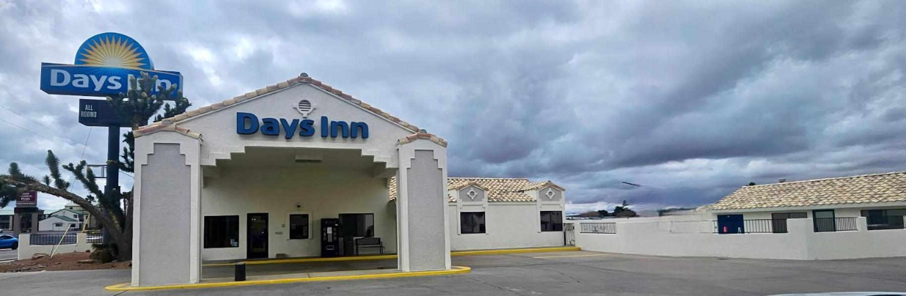 Days Inn By Wyndham Kingman West Exterior photo