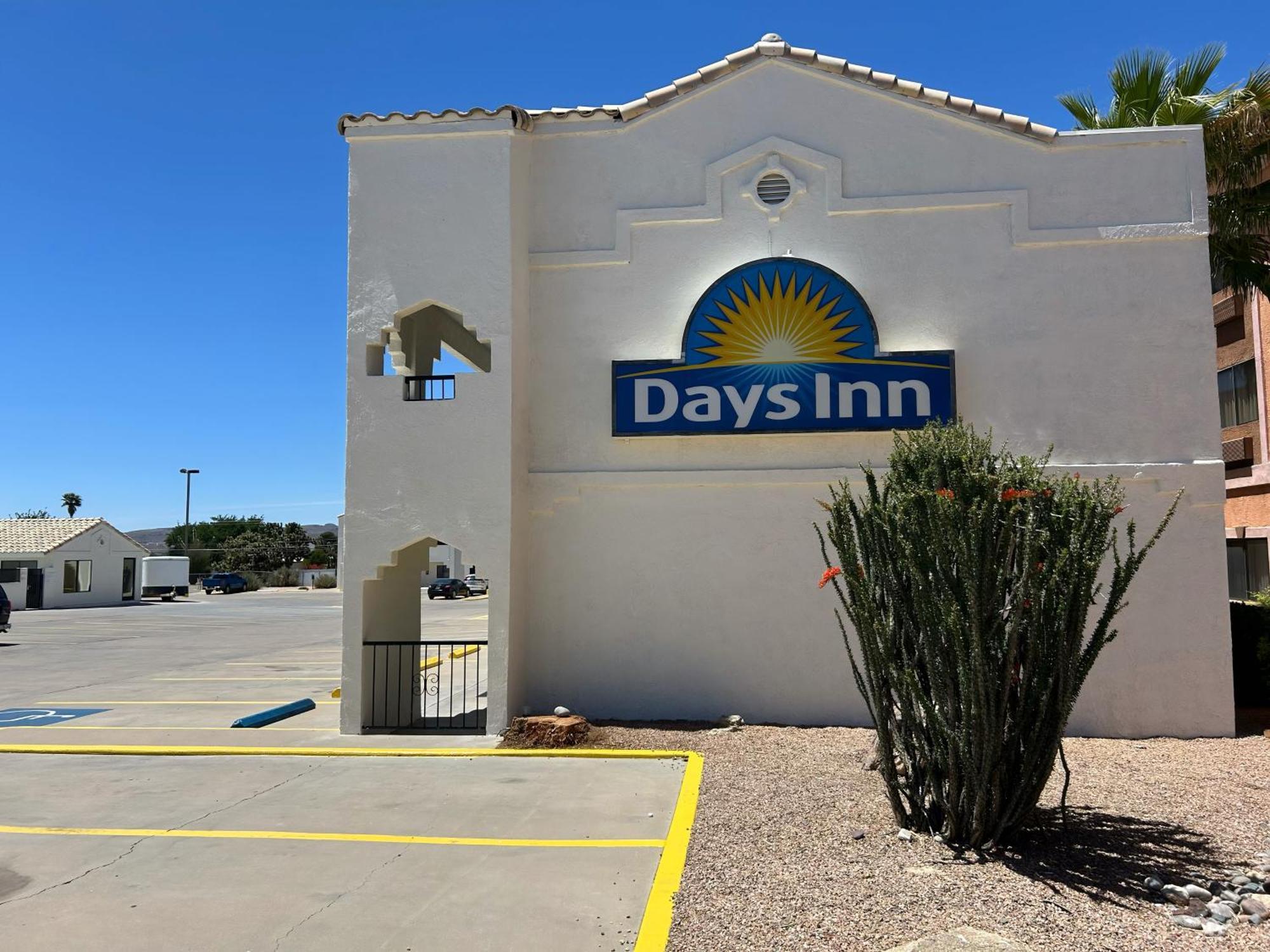 Days Inn By Wyndham Kingman West Exterior photo