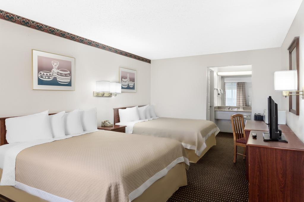 Days Inn By Wyndham Kingman West Exterior photo